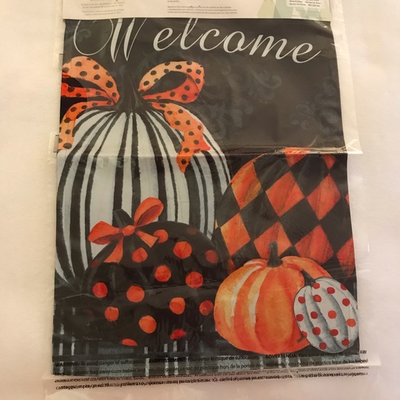 Pumpkin Welcome Garden Flag - Picture 4 of 5